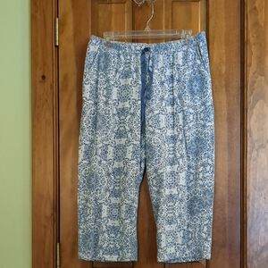 Croft & Barrow Blue and White Capri PJ Bottoms